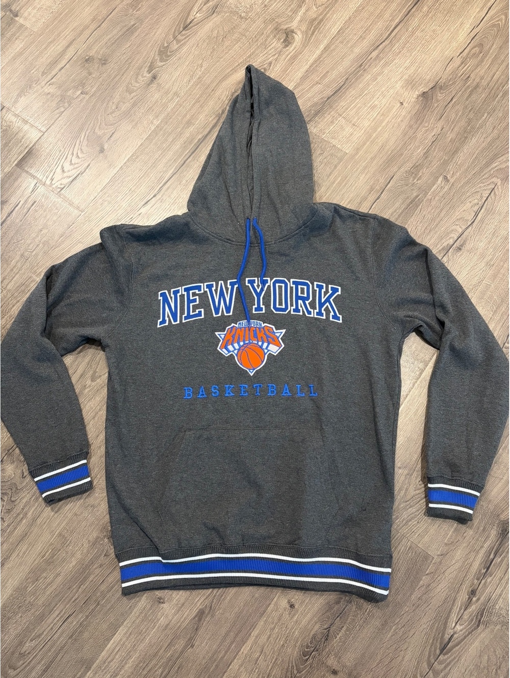NBA NY Knicks Basketball Retro Hoodie NWT Sweatshirt Large Charcoal Gray Cotton